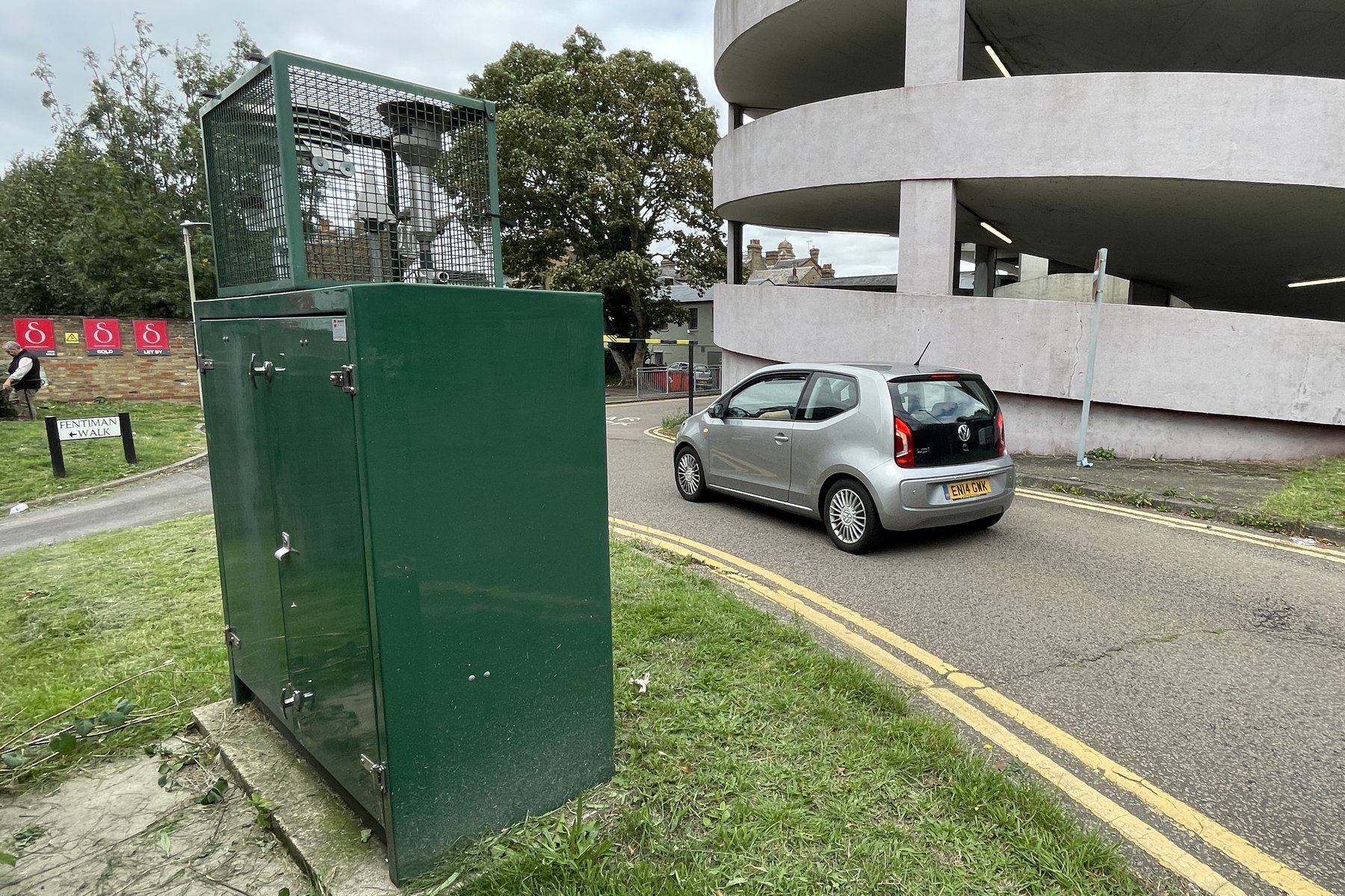 Photograph of air quality monitoring equipment A414 Gascoyne way at Hertford